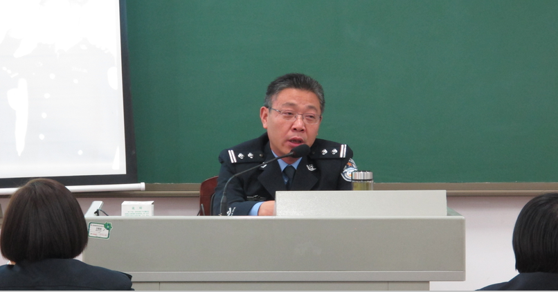 思政部邀请扬州市公安局广陵分局政治处主任王祖亮来学院开设讲座