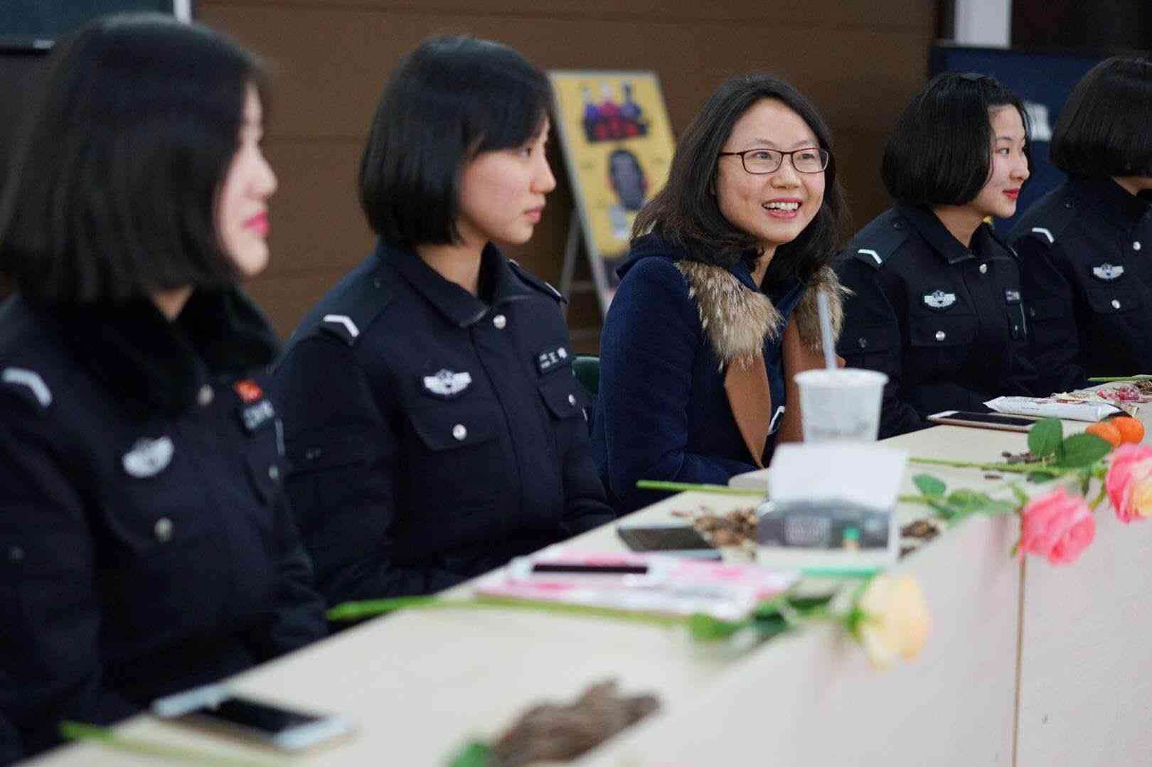 阳光学警在行动 | 女生节茶话会，不一样的“有情生活”