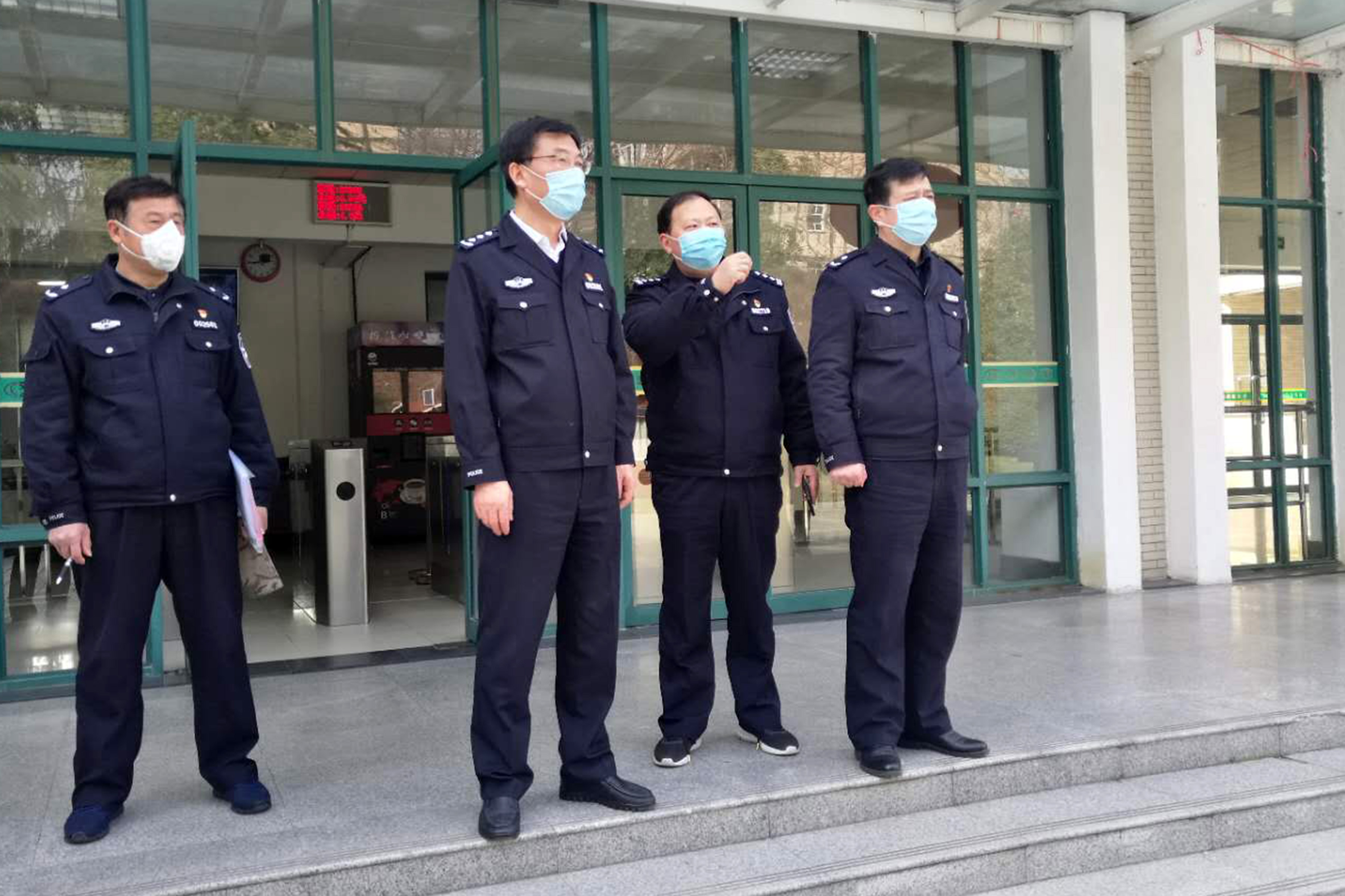 夏存喜同志"四不两直"检查督导安德门校区疫情防控工作